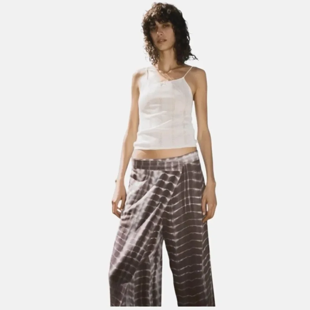 Zara nwt side
